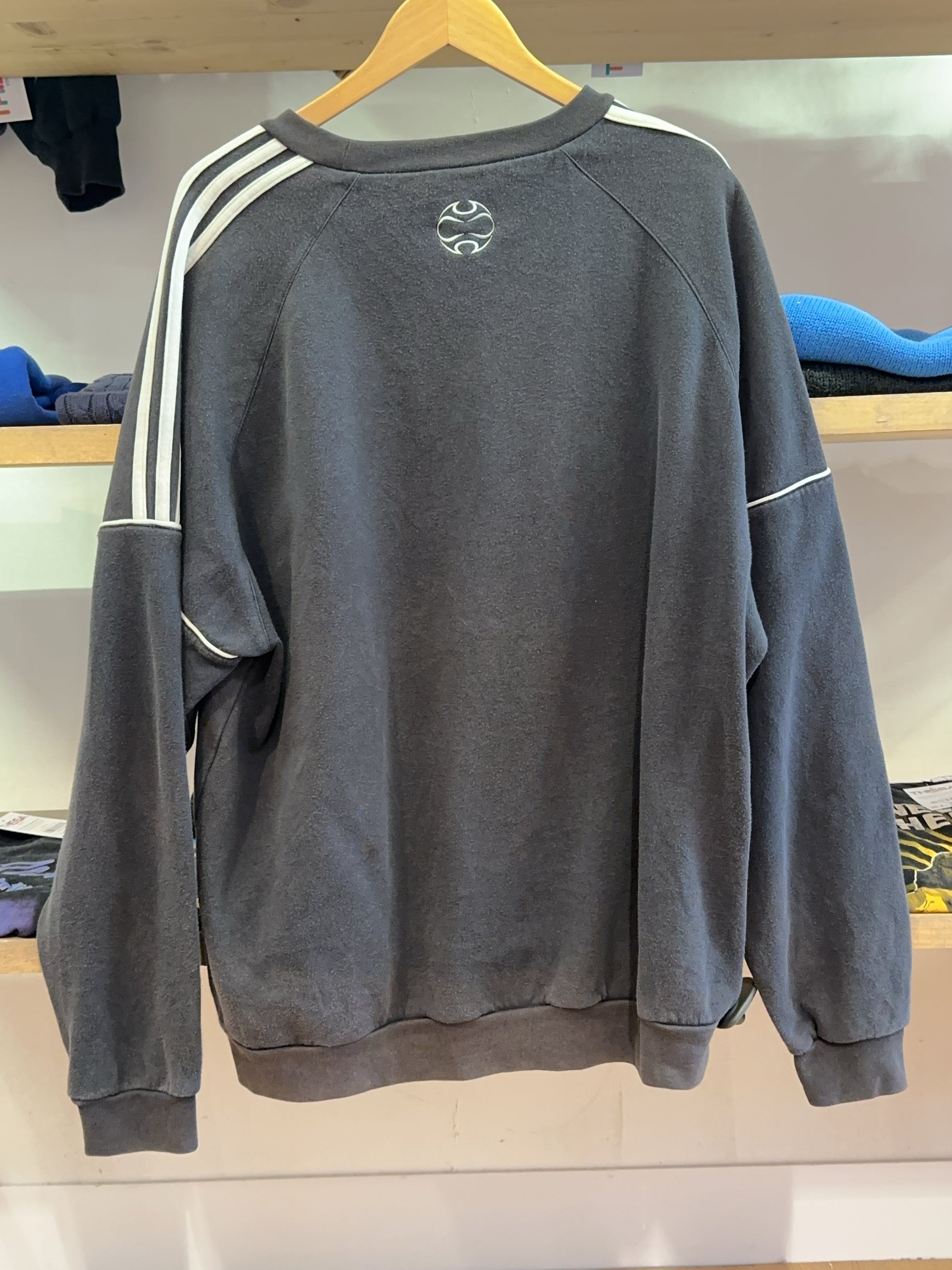 XL - Vintage 2000's Adidas Sweatshirt