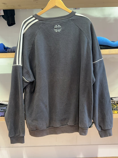 XL - Vintage 2000's Adidas Sweatshirt