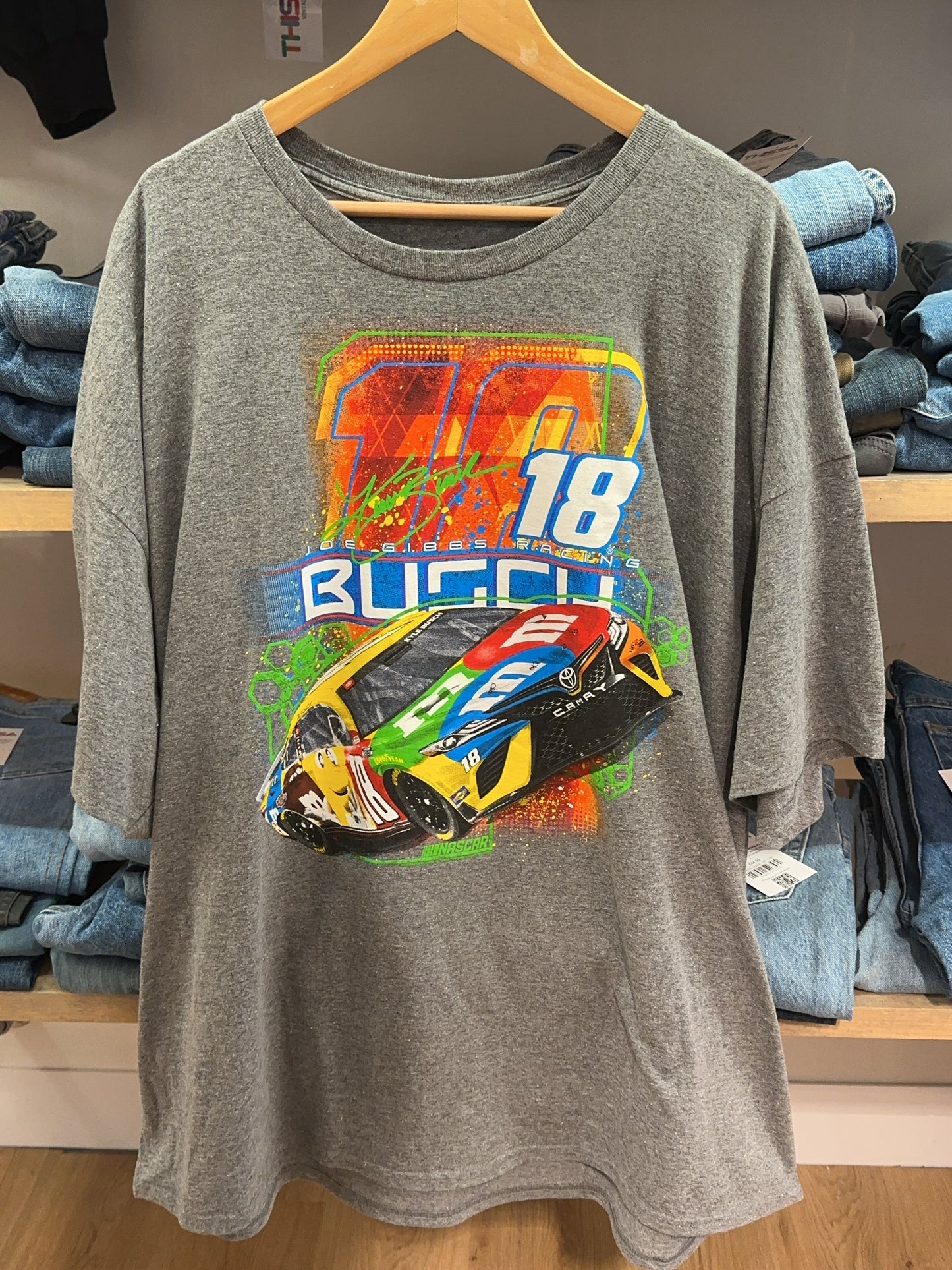 4XL - Joe Gibbs Racing Kyle Busch #18 Gray Graphic T-Shirt