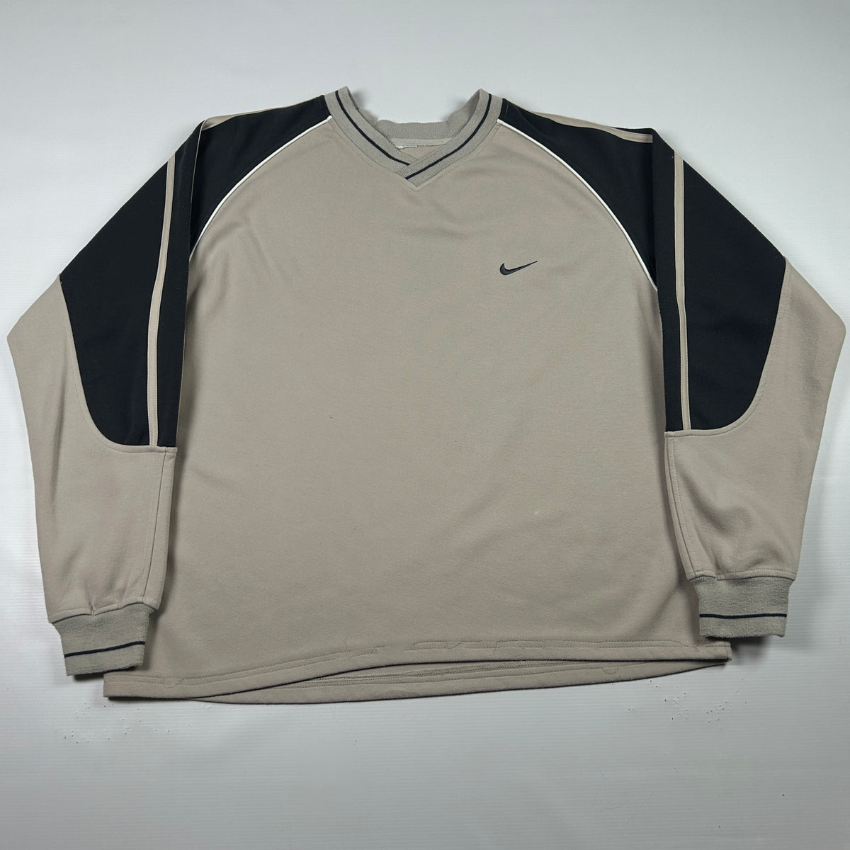 XL - 2000's Nike Beige and Black Long Sleeve V-Neck Pullover
