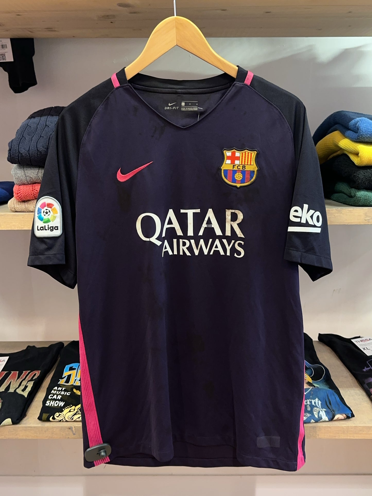2016-17 FC Barcelona Nike Away Football Shirt - L