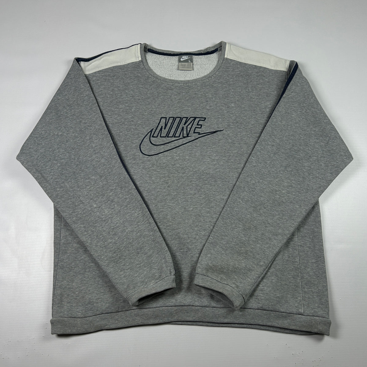 L - Vintage 2000's Nike Sweatshirt